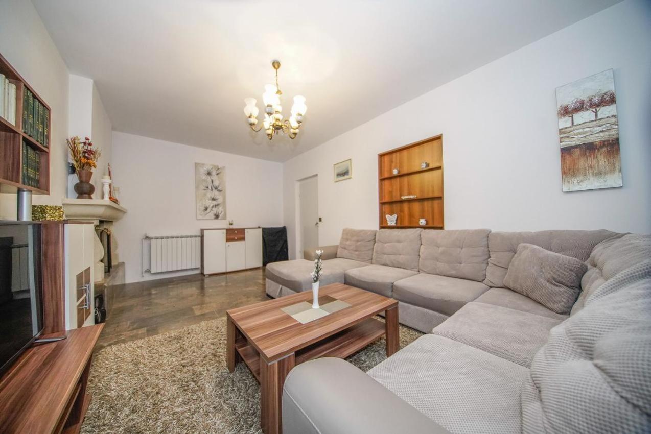 Apartman Mate Splitska Eksteriør billede