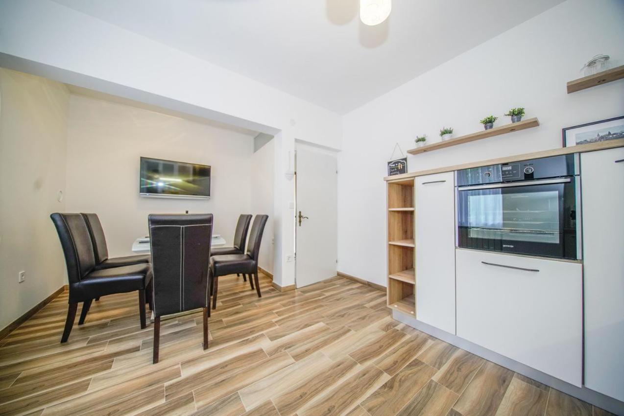 Apartman Mate Splitska Eksteriør billede